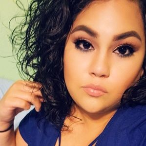 Meet your Posher, Ana